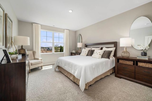 1075 Savannah Lane, Pingree Grove, IL 60140