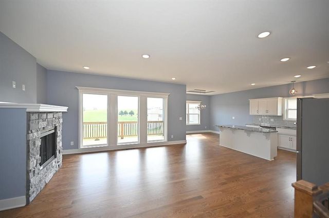 107 JOHNSON Circle, Dearborn, MO 64439