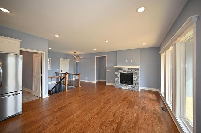 107 JOHNSON Circle, Dearborn, MO 64439