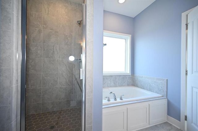 107 JOHNSON Circle, Dearborn, MO 64439