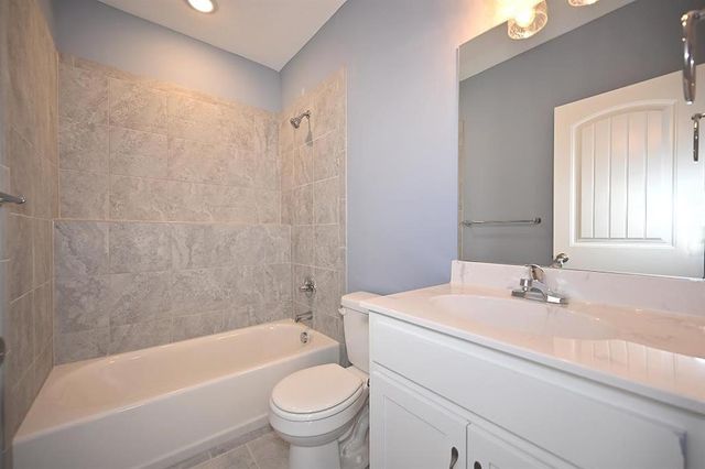 107 JOHNSON Circle, Dearborn, MO 64439