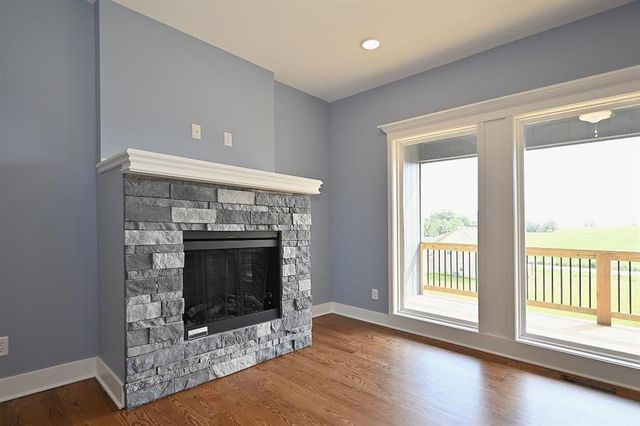 107 JOHNSON Circle, Dearborn, MO 64439