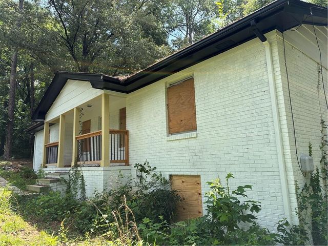 2386 Young Road, Stone Mountain, GA 30088