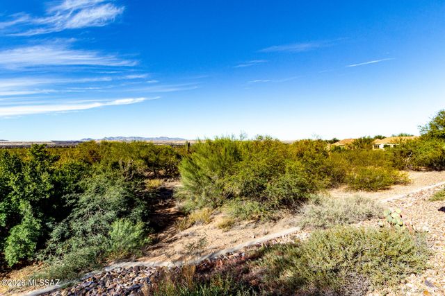 829 N Broken Hills Drive, Green Valley, AZ 85614