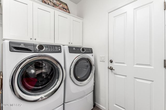 829 N Broken Hills Drive, Green Valley, AZ 85614