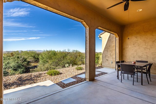 829 N Broken Hills Drive, Green Valley, AZ 85614
