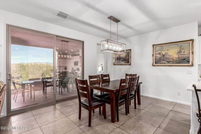 829 N Broken Hills Drive, Green Valley, AZ 85614