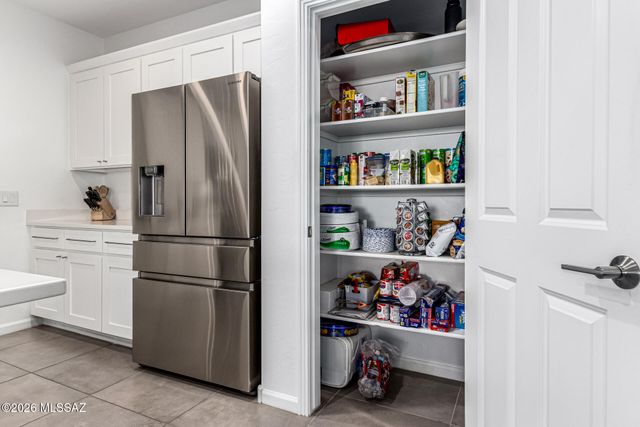 829 N Broken Hills Drive, Green Valley, AZ 85614