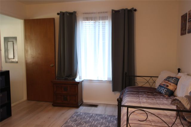 240 Overlook Trail, Gun Barrel City, TX 75156