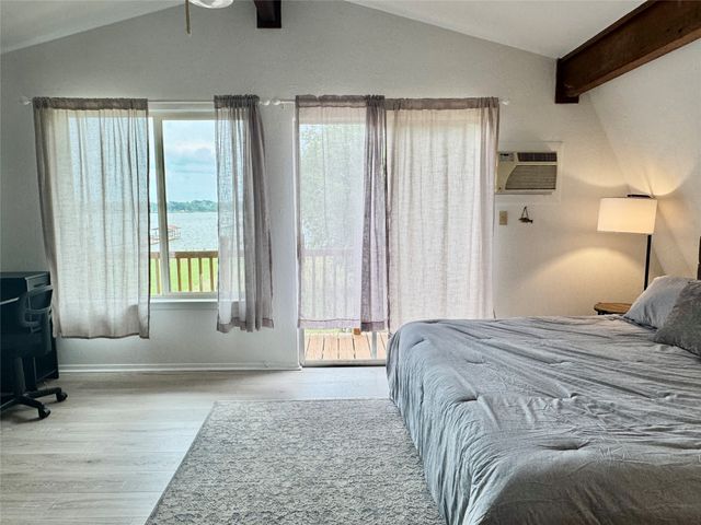 240 Overlook Trail, Gun Barrel City, TX 75156