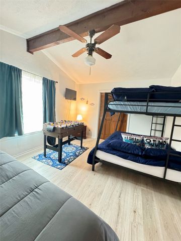 240 Overlook Trail, Gun Barrel City, TX 75156