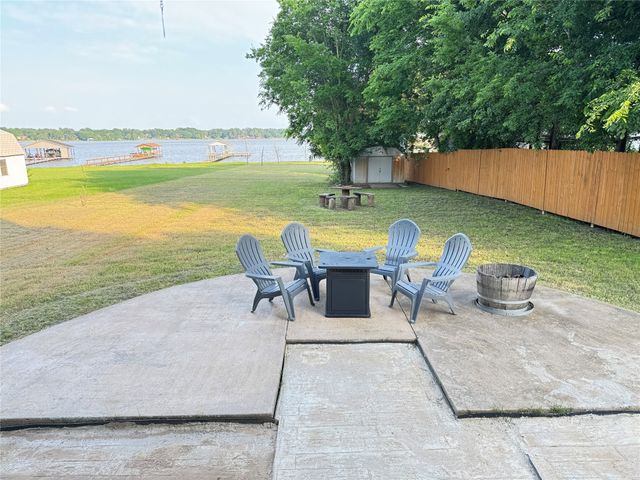 240 Overlook Trail, Gun Barrel City, TX 75156