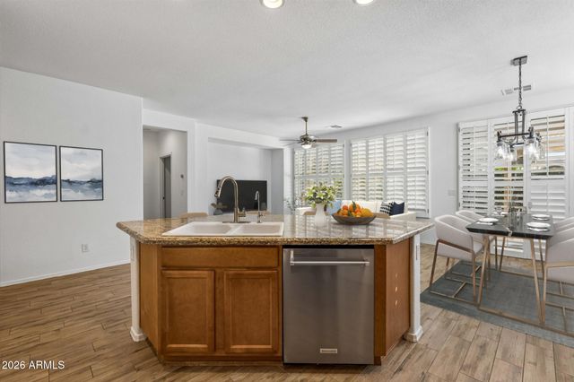 4747 E Narrowleaf Drive, Gilbert, AZ 85298