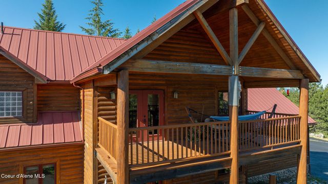 8899 Coeur d'Alene Dr, Spirit Lake, ID 83869