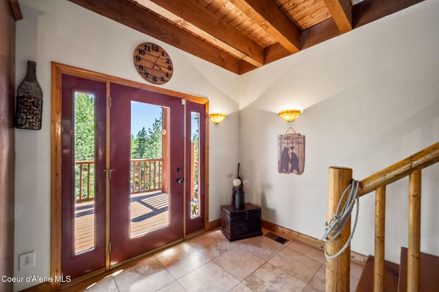 8899 Coeur d'Alene Dr, Spirit Lake, ID 83869