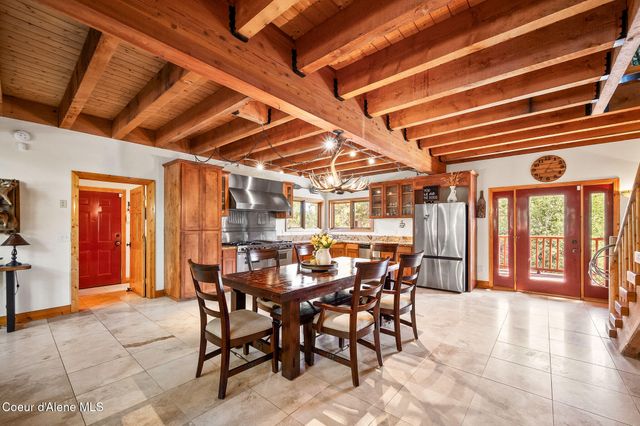 8899 Coeur d'Alene Dr, Spirit Lake, ID 83869