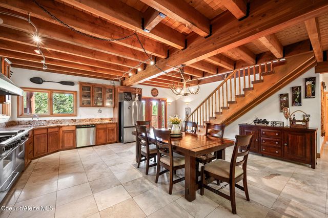 8899 Coeur d'Alene Dr, Spirit Lake, ID 83869