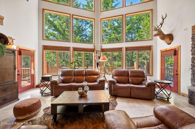 8899 Coeur d'Alene Dr, Spirit Lake, ID 83869