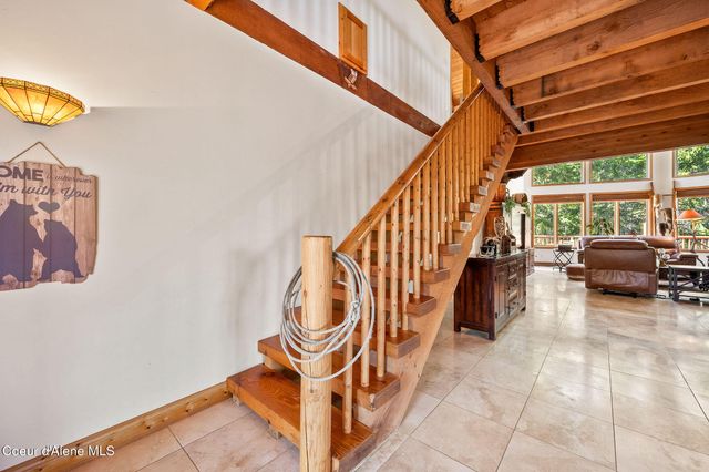 8899 Coeur d'Alene Dr, Spirit Lake, ID 83869