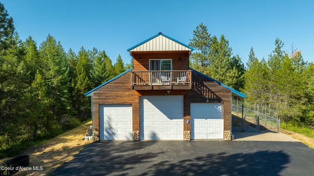 8899 Coeur d'Alene Dr, Spirit Lake, ID 83869