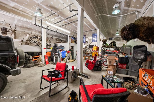 8899 Coeur d'Alene Dr, Spirit Lake, ID 83869