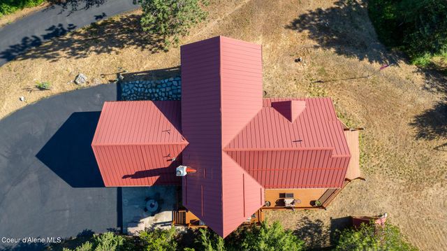 8899 Coeur d'Alene Dr, Spirit Lake, ID 83869