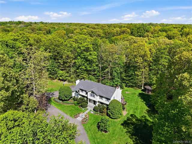 21 Kitchawan Road, Pound Ridge, NY 10576