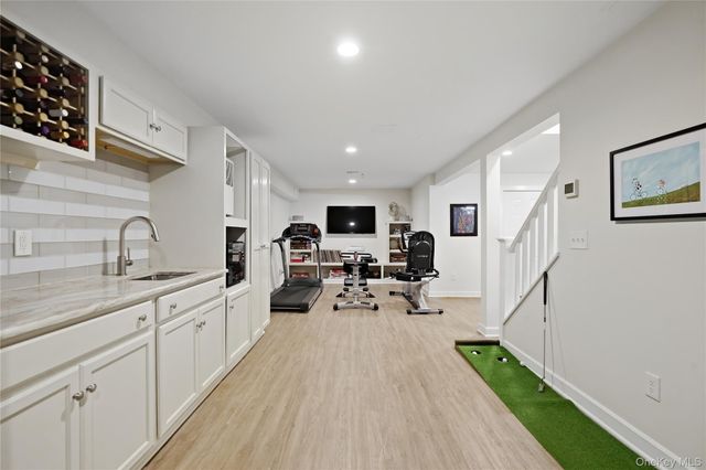 21 Kitchawan Road, Pound Ridge, NY 10576