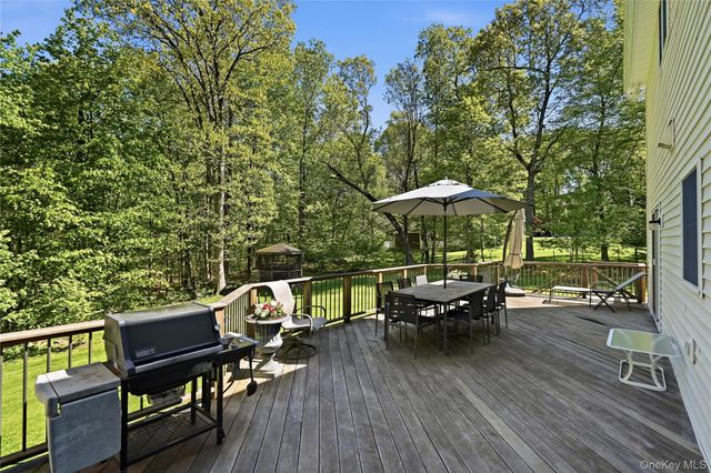 21 Kitchawan Road, Pound Ridge, NY 10576