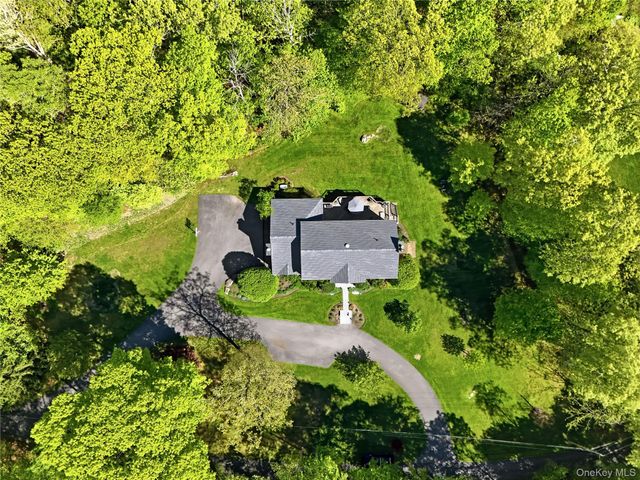 21 Kitchawan Road, Pound Ridge, NY 10576