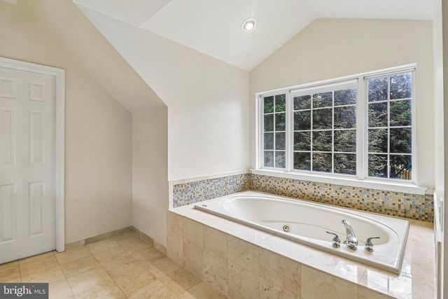 18428 CROWNSGATE CIR, Germantown, MD 20874