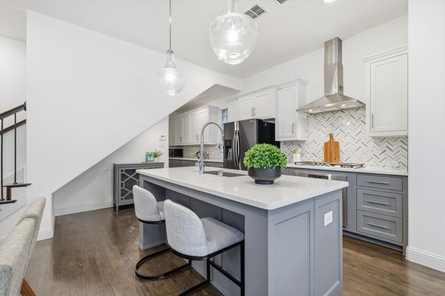 228 Skystone Drive, Irving, TX 75038