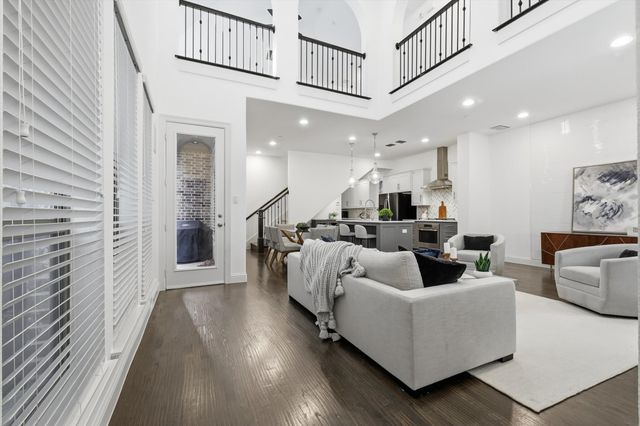 228 Skystone Drive, Irving, TX 75038