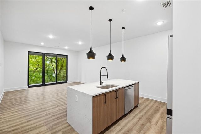 112 Rogers NE Street 304, Atlanta, GA 30317