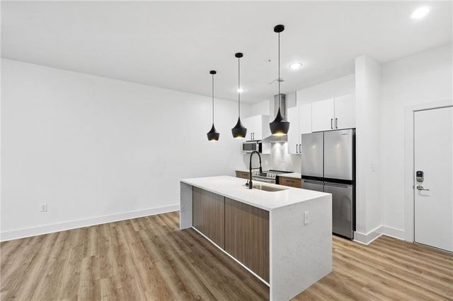 112 Rogers NE Street 304, Atlanta, GA 30317