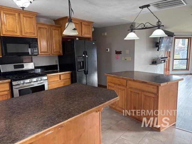 1396 W Crest Wood Dr, Meridian, ID 83642