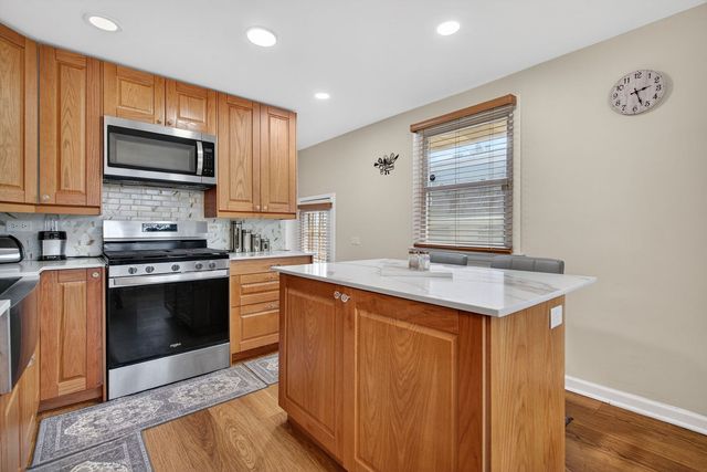 16827 GLEN OAKS Drive, Country Club Hills, IL 60478