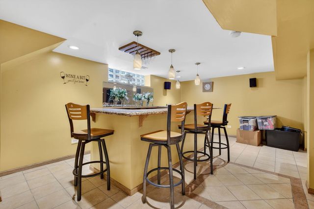 16827 GLEN OAKS Drive, Country Club Hills, IL 60478