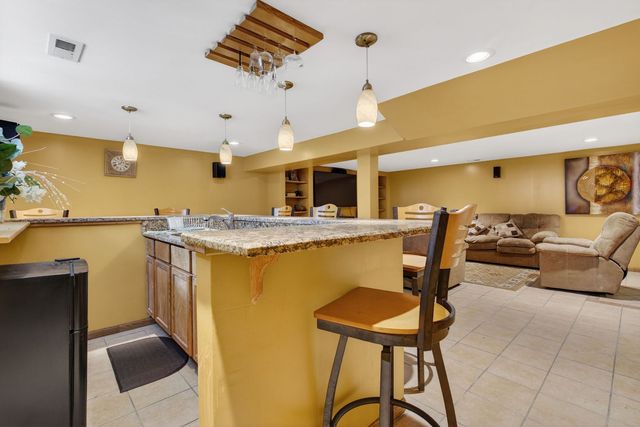 16827 GLEN OAKS Drive, Country Club Hills, IL 60478