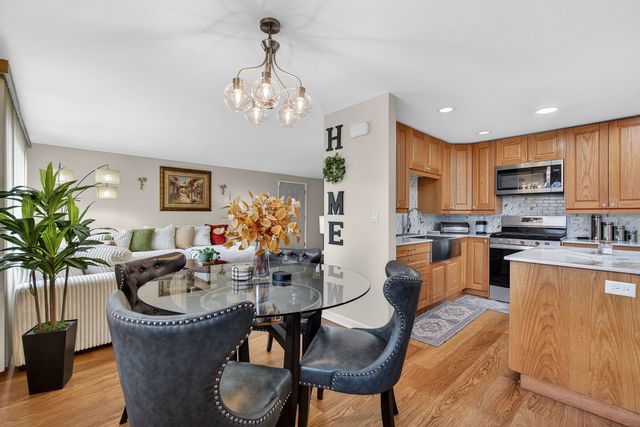 16827 GLEN OAKS Drive, Country Club Hills, IL 60478