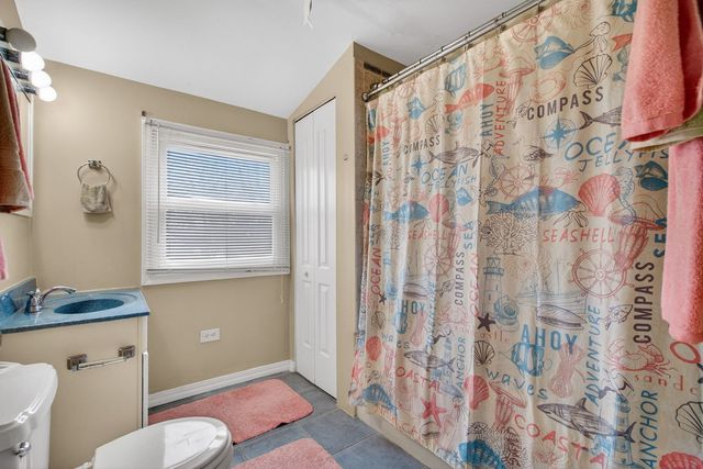 16827 GLEN OAKS Drive, Country Club Hills, IL 60478