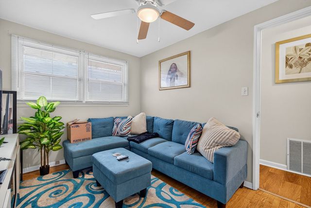 16827 GLEN OAKS Drive, Country Club Hills, IL 60478