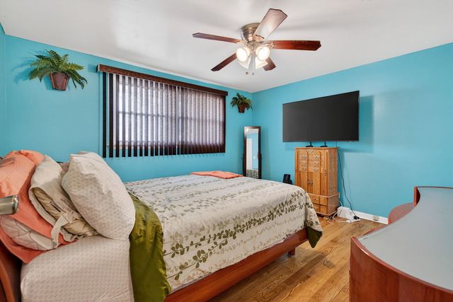 16827 GLEN OAKS Drive, Country Club Hills, IL 60478