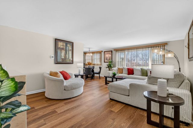 16827 GLEN OAKS Drive, Country Club Hills, IL 60478