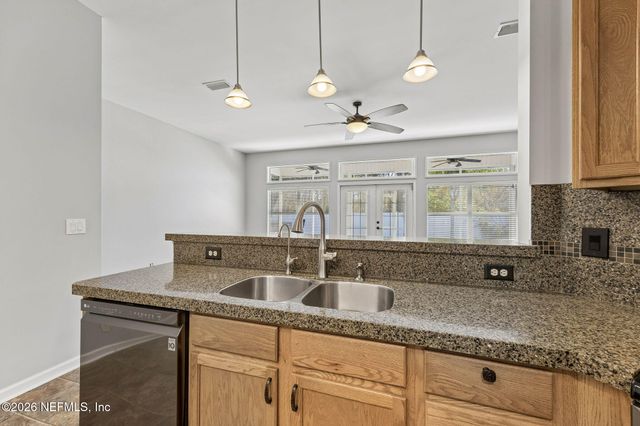 2203 CAVALRY Boulevard, Jacksonville, FL 32246