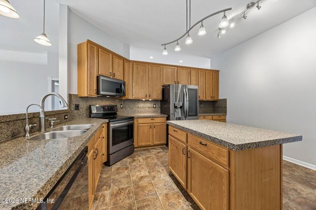 2203 CAVALRY Boulevard, Jacksonville, FL 32246