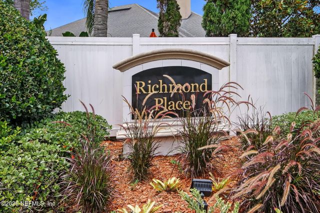 2203 CAVALRY Boulevard, Jacksonville, FL 32246