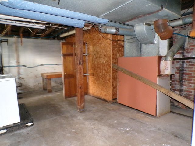 107 DEWEY Street, Monticello, IN 47960