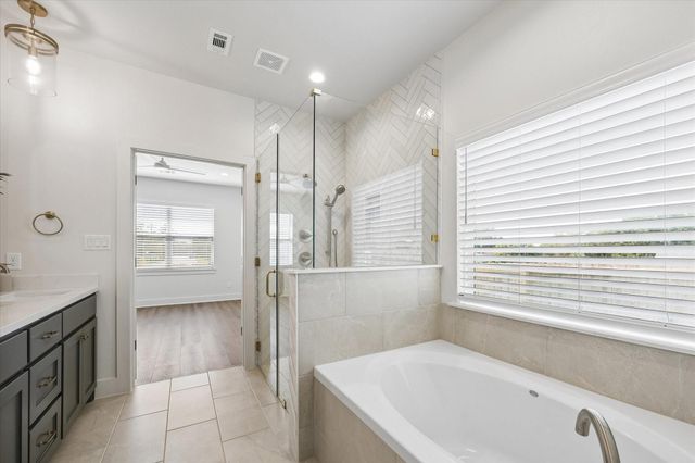 1033 South Masonic Street, Bellville, TX 77418