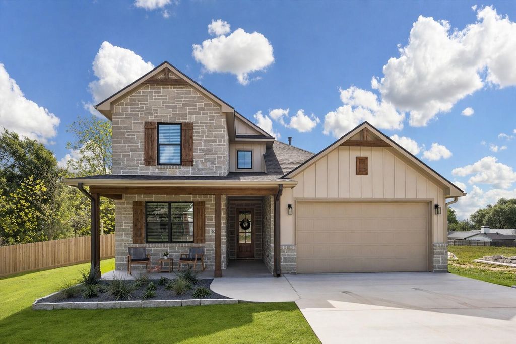 1033 South Masonic Street, Bellville, TX 77418
